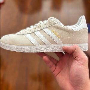 Womens Adidas Gazelle Size 7.5 Suede Athletic Shoes